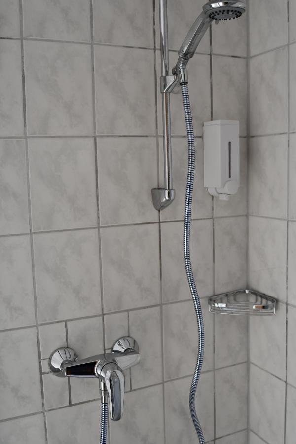Garni Hotel-Pension Holum Нойхарлингерзиль Экстерьер фото
